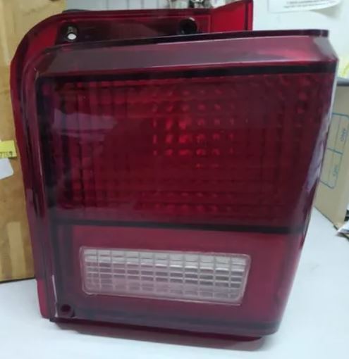 LANTERNA TRASEIRA FORD BELINA II 78-83 DIR ORIGINAL